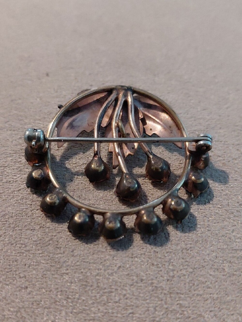 Vintage Silver-Tone Crystal Floral Circle Brooch - Picture 2 of 3